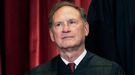 Justice Samuel Alito accepted Alaska resort vacation from GOP donors, report says